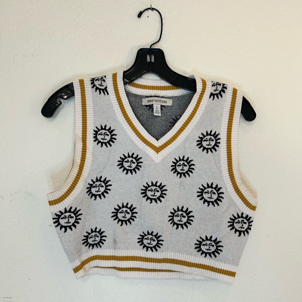 Urban Outfitters White and Black Sun Pattern Crop Sweater Top
